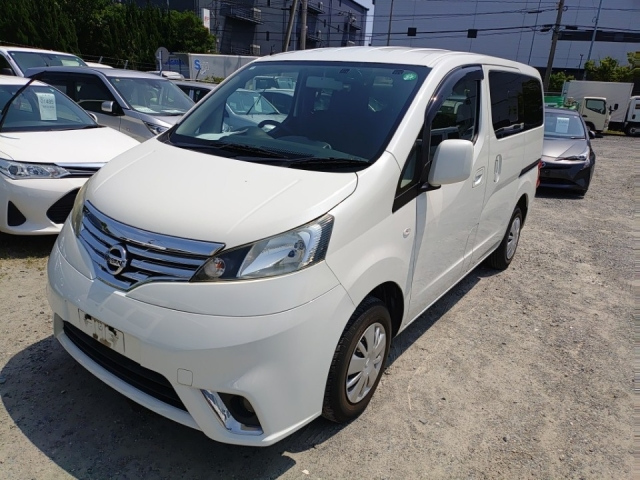 NISSAN NV200