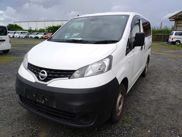 NISSAN NV200