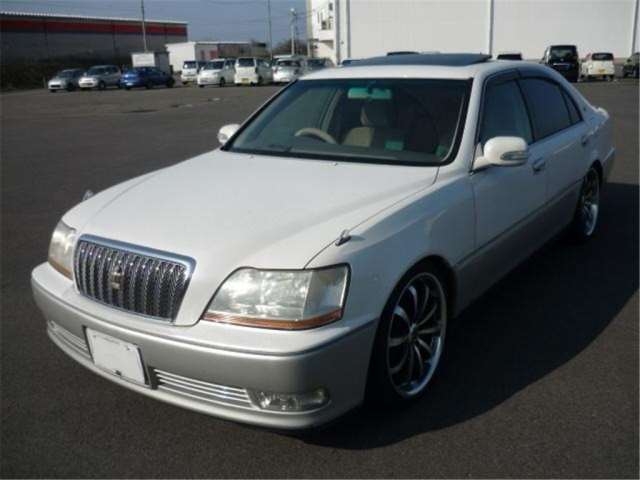TOYOTA CROWN MAJESTA