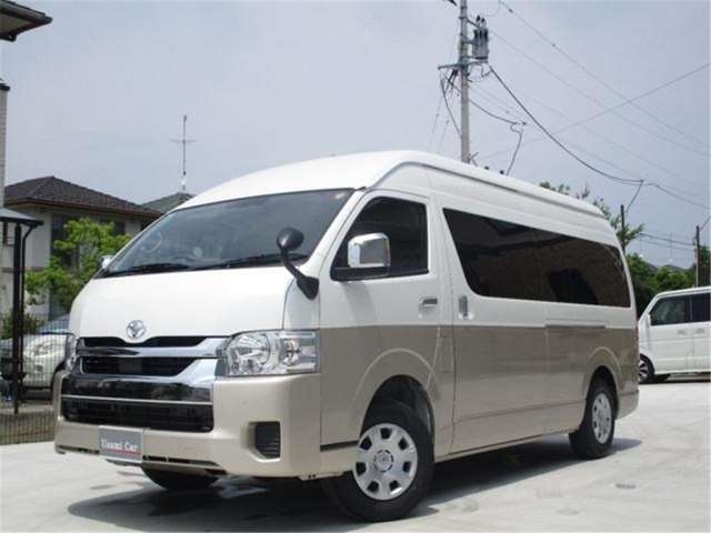 TOYOTA HIACE WAGON