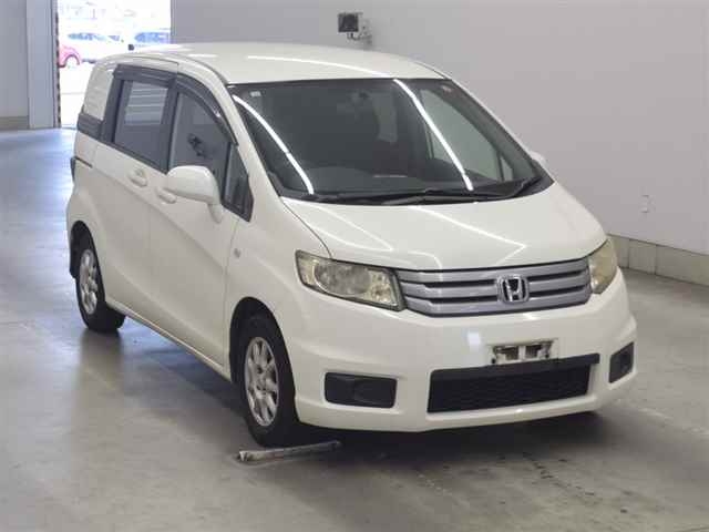 HONDA FREED SPIKE