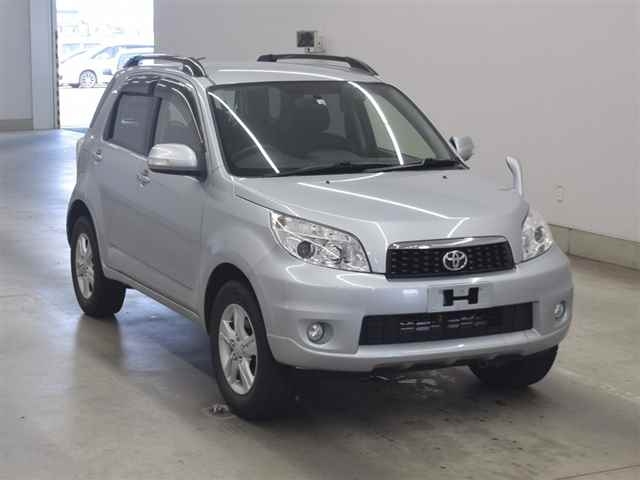 TOYOTA RUSH