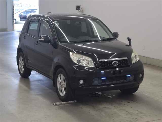 TOYOTA RUSH