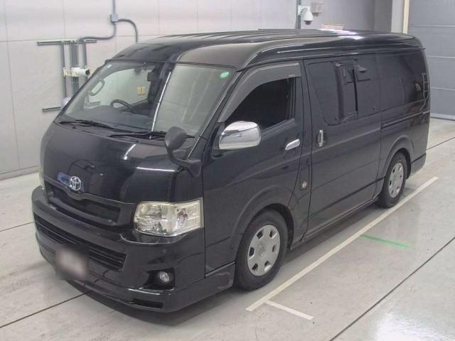 TOYOTA HIACE VAN