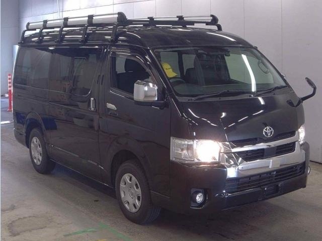 TOYOTA HIACE VAN