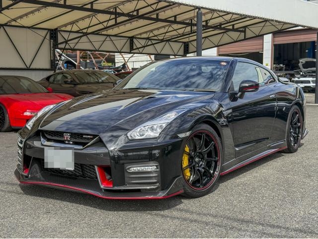 NISSAN GT-R