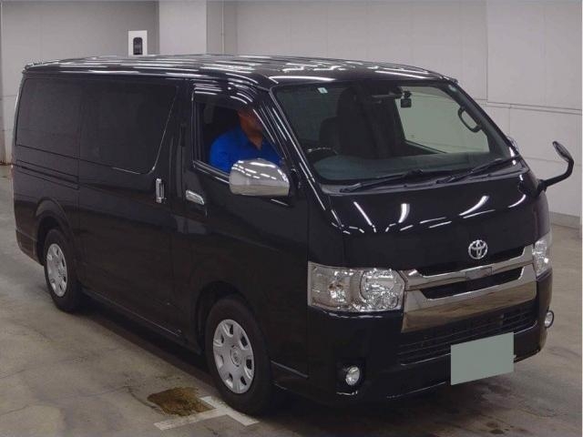 TOYOTA REGIUS VAN