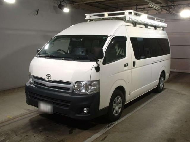 TOYOTA HIACE COMMUTER