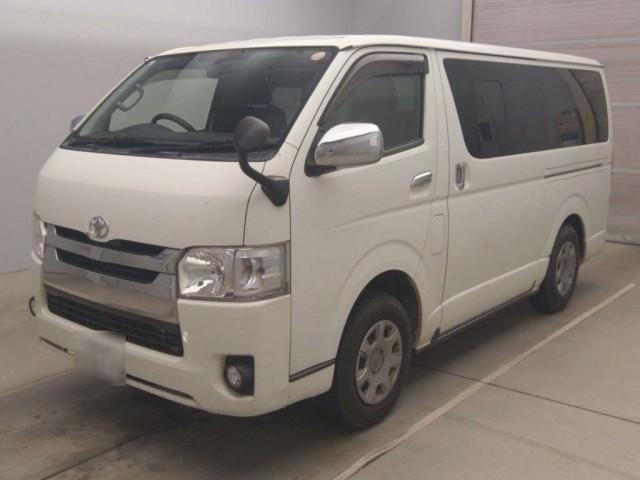 TOYOTA HIACE VAN