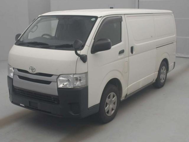 TOYOTA REGIUS VAN