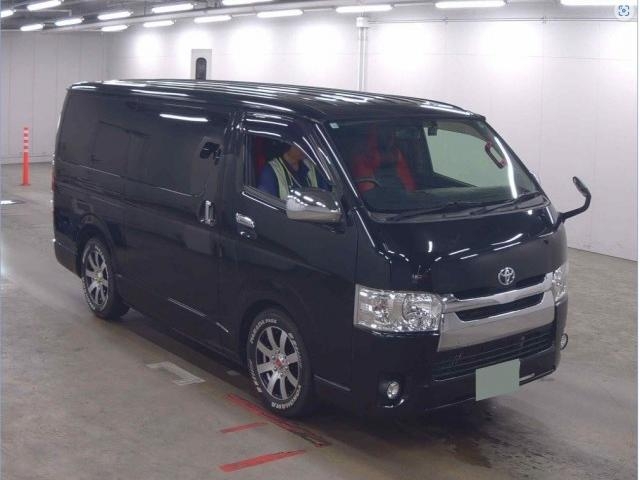 TOYOTA HIACE VAN