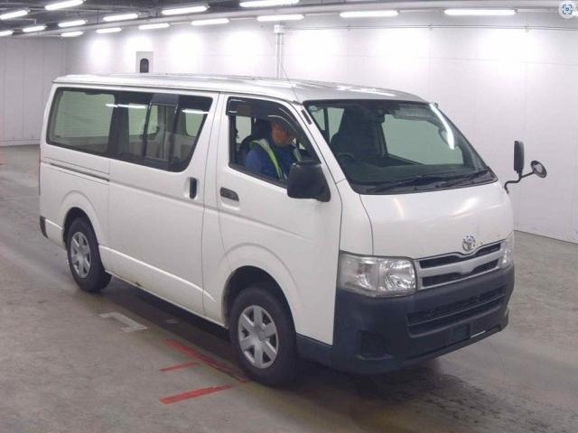TOYOTA REGIUS VAN