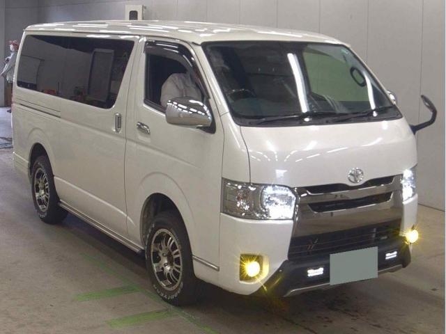 TOYOTA REGIUS VAN