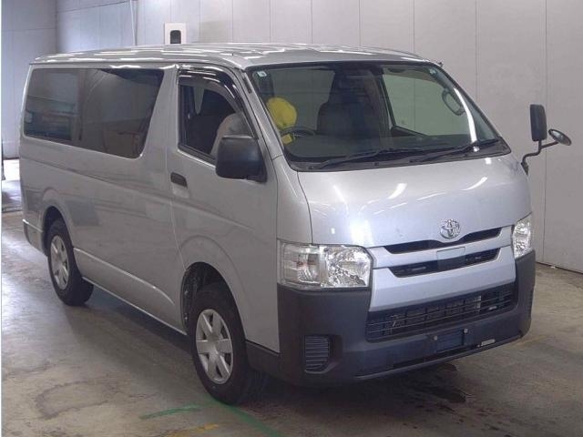 TOYOTA REGIUS VAN