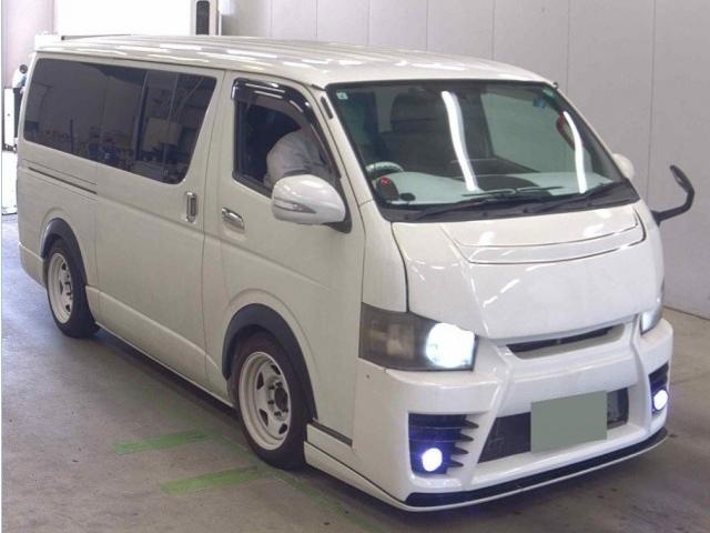 TOYOTA HIACE VAN