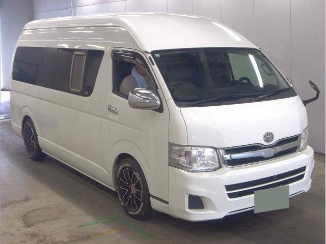 TOYOTA REGIUS VAN