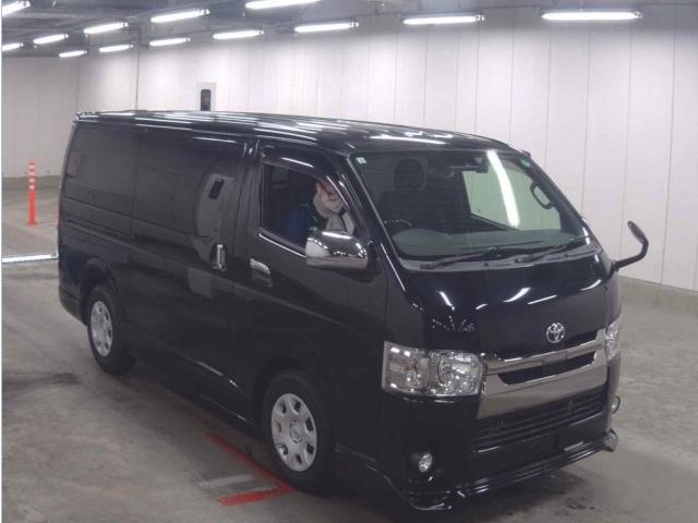 TOYOTA REGIUS VAN