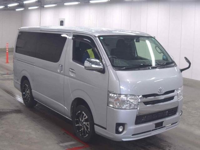 TOYOTA HIACE VAN