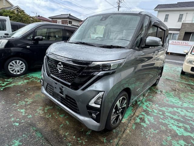 NISSAN ROOX