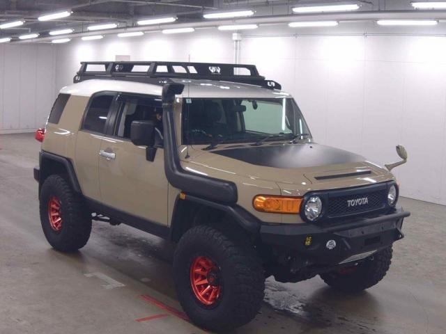 TOYOTA FJ CRUISER