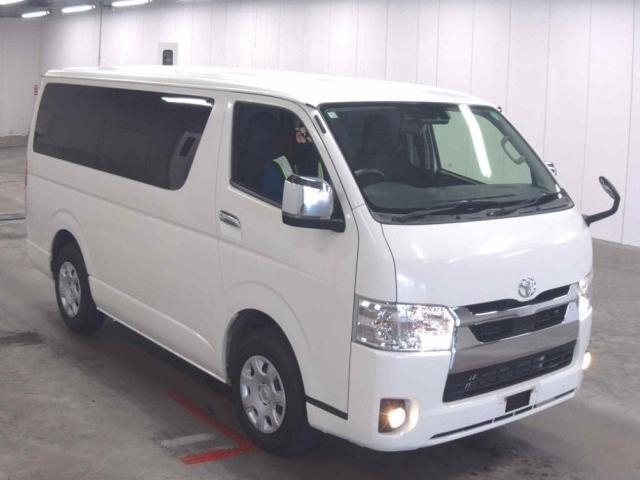 TOYOTA HIACE VAN