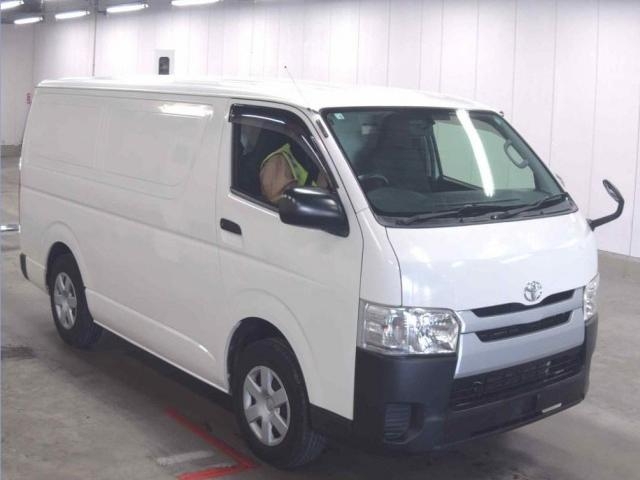 TOYOTA REGIUS VAN