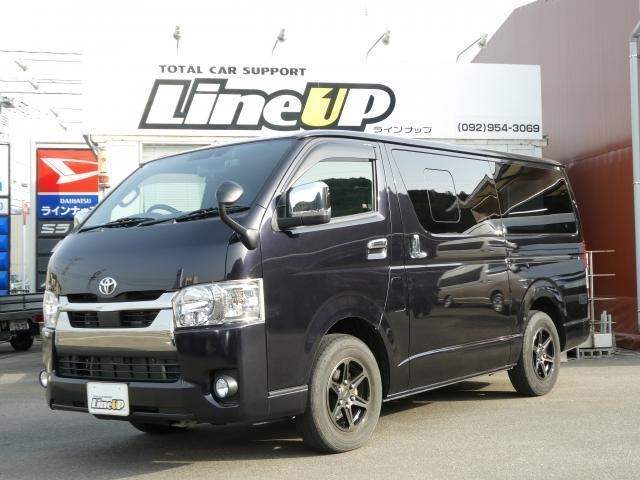 TOYOTA HIACE VAN