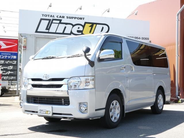 TOYOTA HIACE VAN