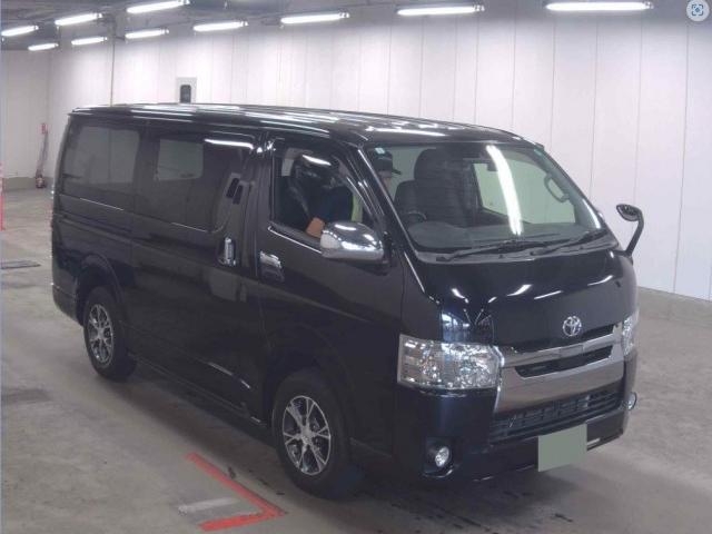 TOYOTA REGIUS VAN