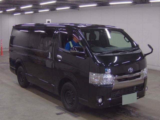 TOYOTA REGIUS VAN