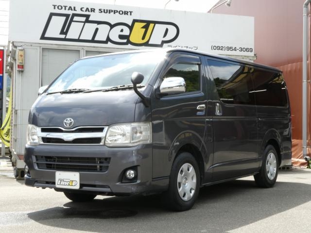 TOYOTA HIACE VAN