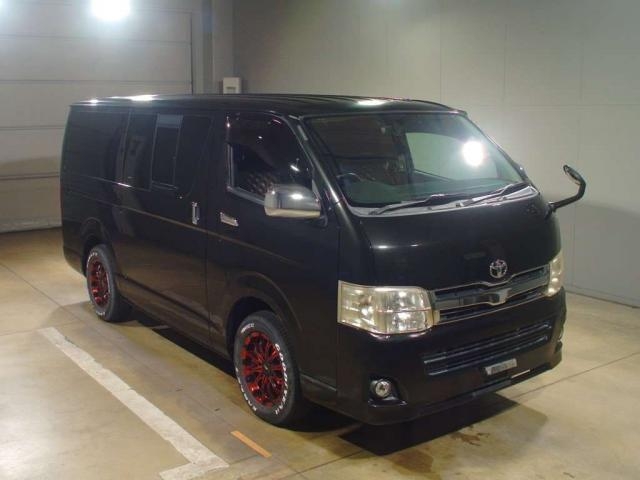 TOYOTA HIACE VAN