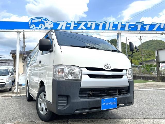 TOYOTA REGIUS VAN