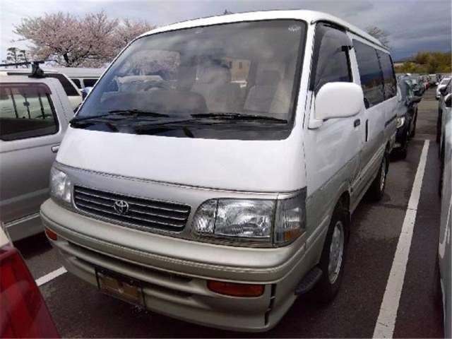 TOYOTA HIACE