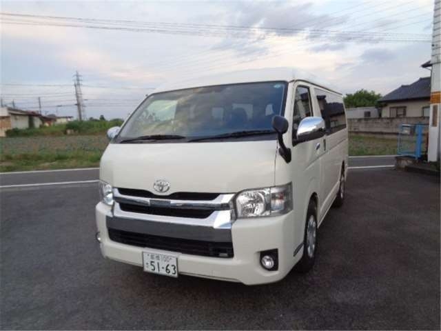 TOYOTA HIACE VAN