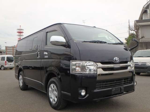 TOYOTA REGIUS VAN