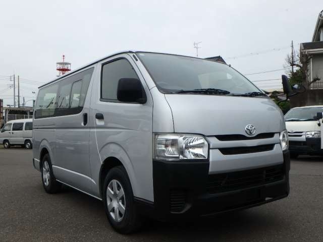 TOYOTA REGIUS VAN
