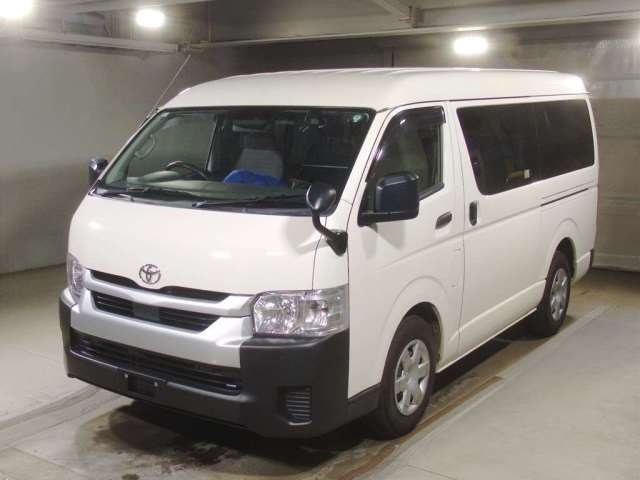 TOYOTA HIACE WAGON