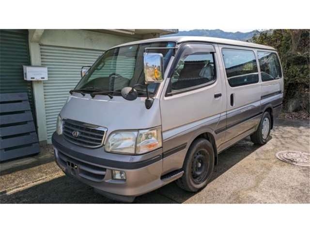 TOYOTA HIACE