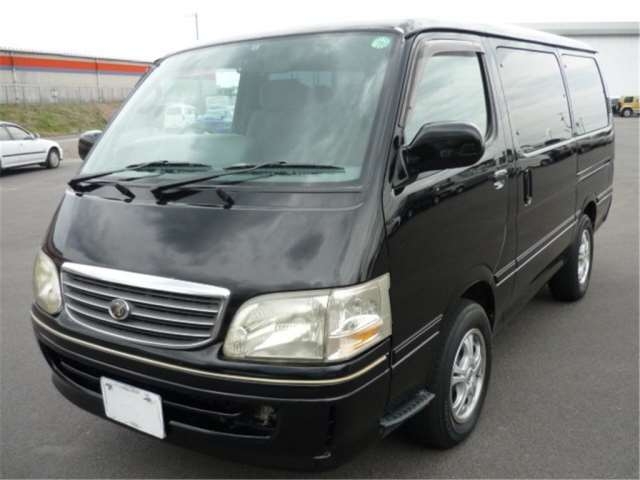 TOYOTA HIACE