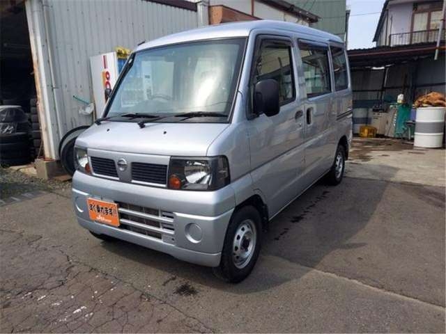 NISSAN CLIPPER VAN