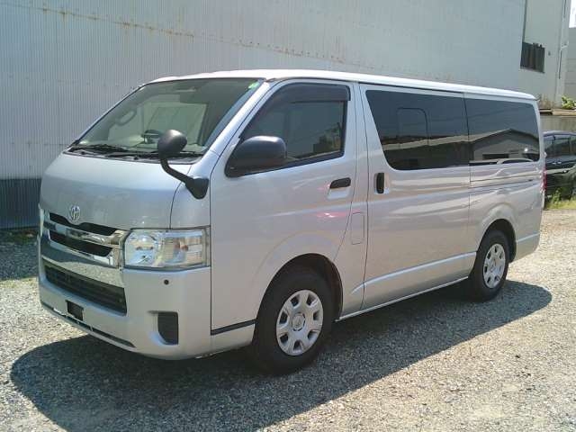 TOYOTA REGIUS VAN