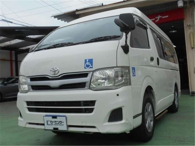 TOYOTA HIACE VAN