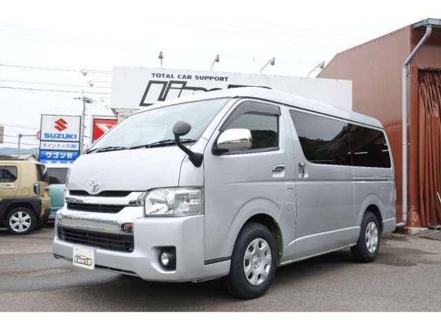TOYOTA HIACE WAGON