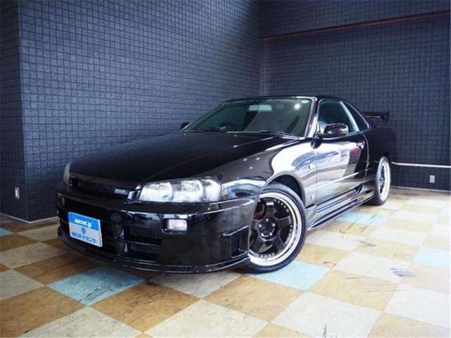 NISSAN SKYLINE