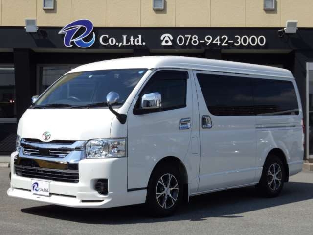TOYOTA HIACE WAGON