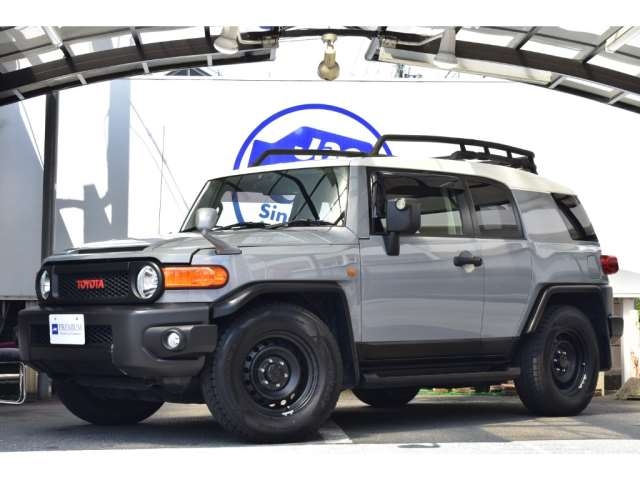 TOYOTA FJ CRUISER