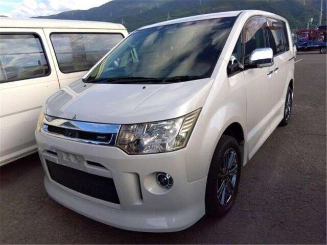 MITSUBISHI DELICA D:5