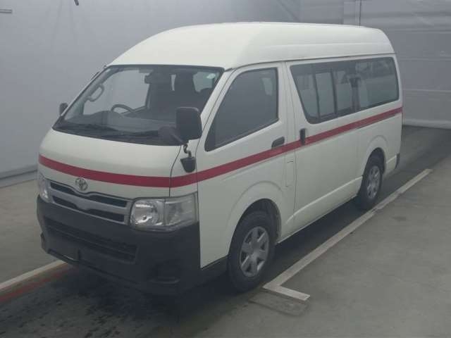 TOYOTA REGIUS VAN