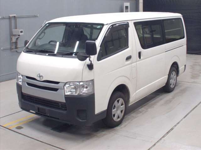 TOYOTA REGIUS VAN